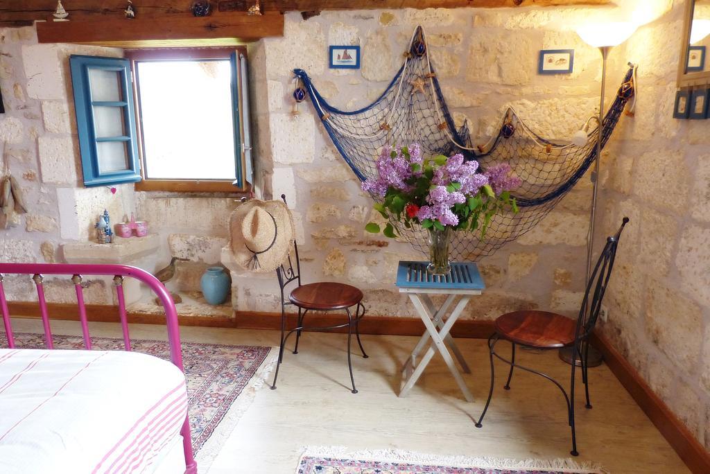 L'Echappee Belle Perigord Bed and Breakfast Cercles Værelse billede
