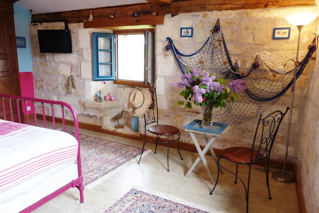 L'Echappee Belle Perigord Bed and Breakfast Cercles Værelse billede
